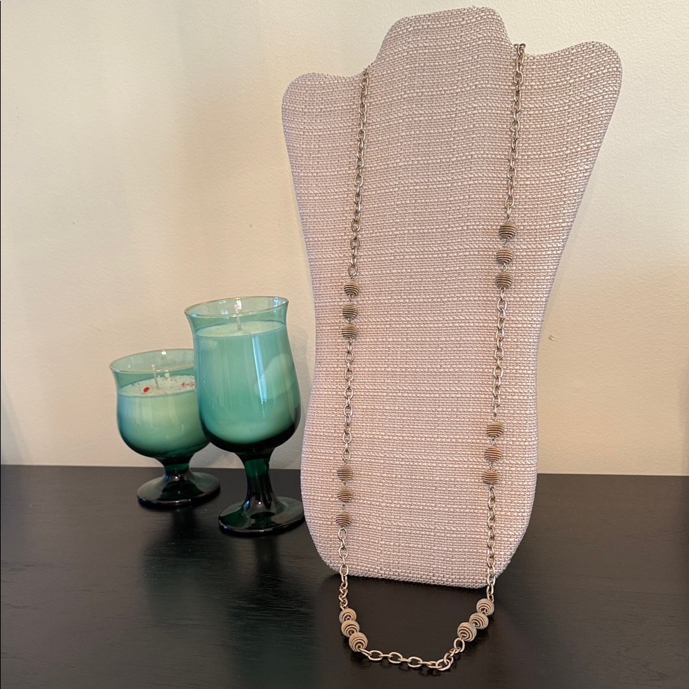 Unsigned Gold tone necklace